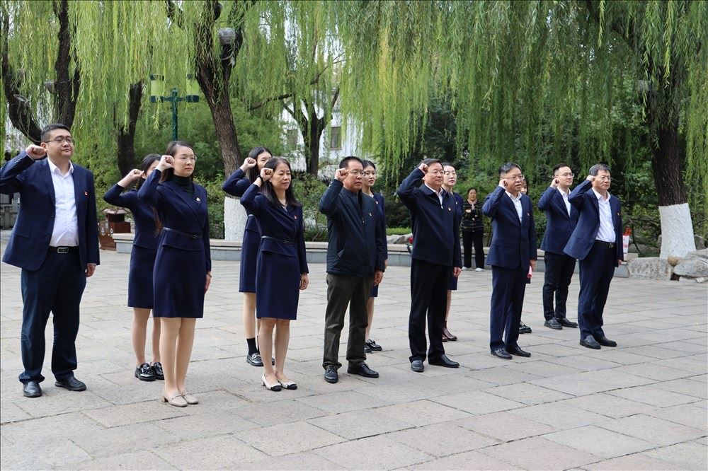 威廉亚洲集团党委书记刘文强参加所在党支部主题党日活动